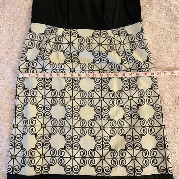 Adrianna Papell size 6/8 lined linen/cotton embroidered cocktail/sundress. - Picture 8 of 12